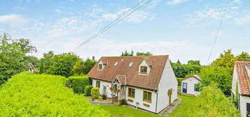 5 bedroom detached house