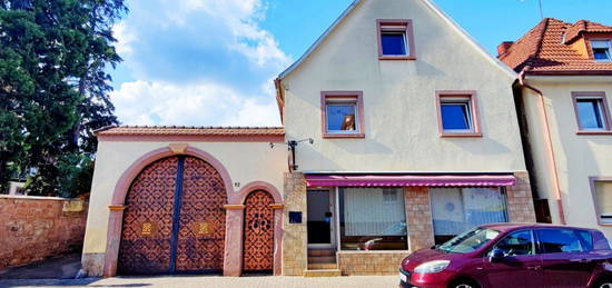 Wohn- und Geschäftshaus mit Hof und Dachterrasse in Edesheim