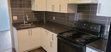 1574 Logan Ave #2, Winnipeg, MB R3E 1S3