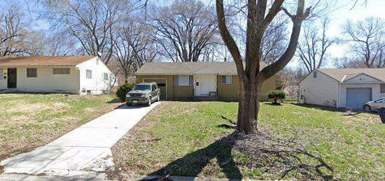 8609 Winchester Ave, Kansas City, MO 64138