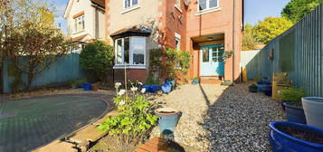 Link-detached house for sale in London Road, Stroud, Gloucestershire GL5