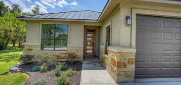 321 Parallel Circle, Horseshoe Bay, TX 78657