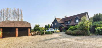 5 bedroom detached house to rent