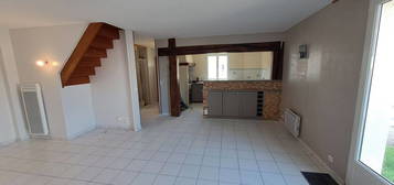 Maison 4 pieces 102m2 commune de Saintes