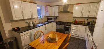 6 bed shared accommodation to rent