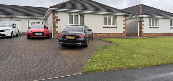 3 bedroom semi-detached bungalow for sale