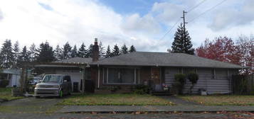 704 5th St SE, Puyallup, WA 98372