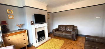 3 bedroom semi-detached house to rent