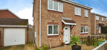 2 bedroom semi-detached house for sale