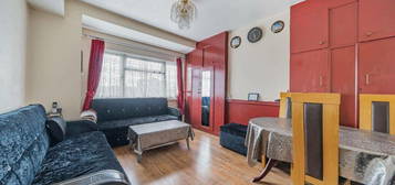 3 bedroom flat for sale