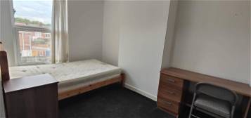 4 bed shared accommodation to rent