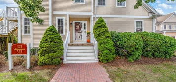 319 Hampton Way #319, Abington, MA 02351