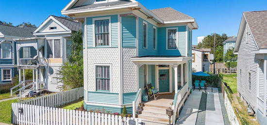 1910 Avenue M 1/2, Galveston, TX 77550