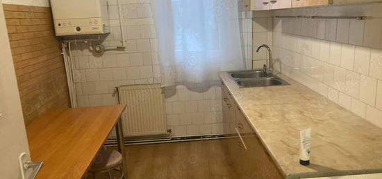 De vânzare sau  apartament de 3 camere