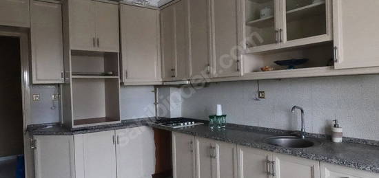 Kiralık Daire Oldukça Geniş 3+1 180 m2 Arakat Bağbaşı