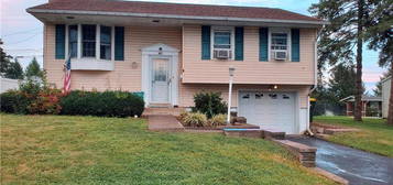 80 El Reno Ave, Nazareth, PA 18064