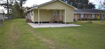 10483 River Rd, Ama, LA 70031