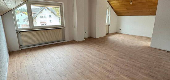 4 Zimmer DG zu vermieten in Stockstadt am Main