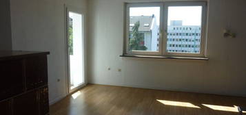 D-Flingern-Nord/Engerstraße: 3 Zimmer-DG.Whg. im 4. OG. ca. 69 m² mit Balkon