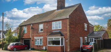 3 bed semi-detached house for sale