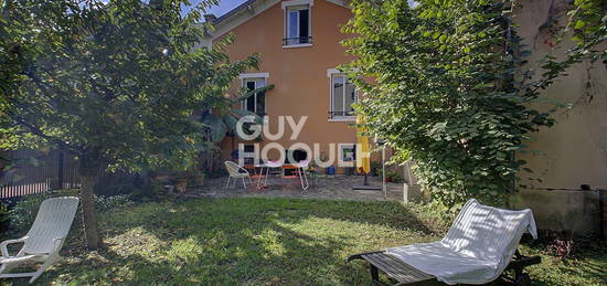 Maison  à vendre, 6 pièces, 4 chambres, 145 m²