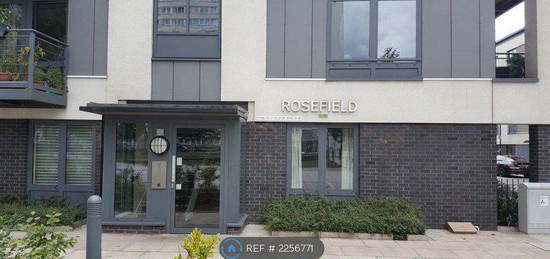 Flat to rent in Rosefield, Pooles Park N4