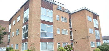 Flat to rent in Maldon Road, Wallington SM6