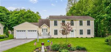 25 Holly Ln, Windham, ME 04062
