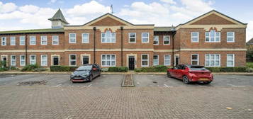 Flat to rent in Clerewater Place, Thatcham RG19