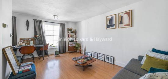 Flat to rent in Barnsbury Terrace, London N1