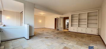 Appartement  à louer, 5 pièces, 4 chambres, 164 m²