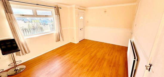 3 bedroom end of terrace house