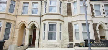 5 bedroom terraced house