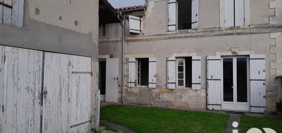 Maison traditionnelle 2 étages  à vendre, 6 pièces, 4 chambres, 157 m²