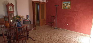 Chalet pareado en venta en calle Fernández capalleja, 2