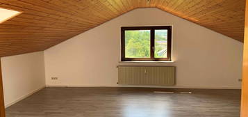 Charmante 3 Zimmer Dach-Wohnung mit Freisitz