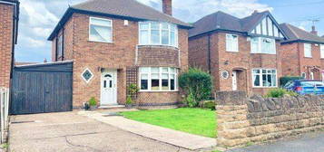 3 bed detached house to rent