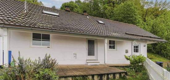 Schönes EFH mit Garten in ruhiger Lage von Bogen, ohne Stellplätze!