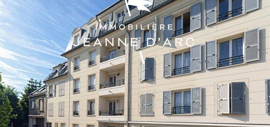 SAINT CYR L'ECOLE - 5 mn à pieds de la gare - Appartement 53m² - 3P/2C - Jardin privatif - Box