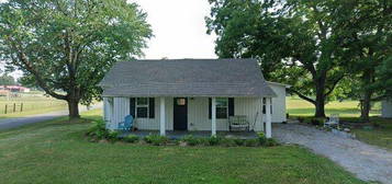 214 Maple St, Adams, TN 37010