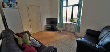 6 bed shared accommodation to rent