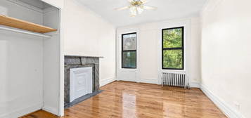 446 W 49th St Apt 4A, New York, NY 10019