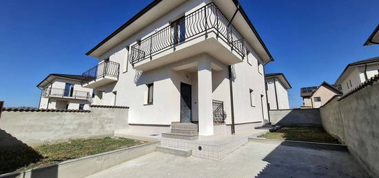 Casa tip duplex cu 4 camere, Bucov