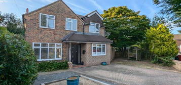 4 bed detached house to rent