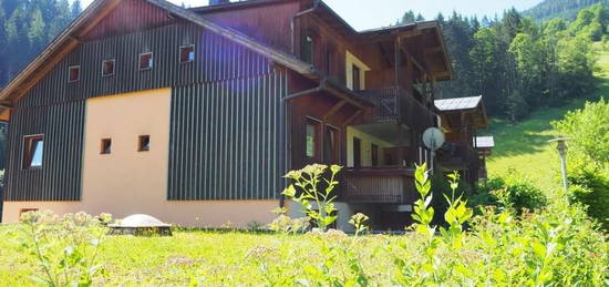 Familienwohnen! Gemütliche, geförderte 3-Zimmerwohnung mit Loggia und Carportplatz in Hüttau! Mit hoher Wohnbeihilfe