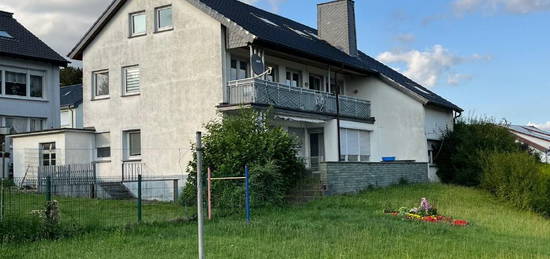 Gut erhalten und 100 % vermietet!  4-Familienhaus auf großem Grundstück in ruhiger Lage von Ense-Bremen!