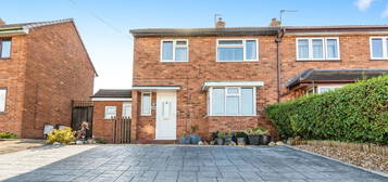 3 bed semi-detached house for sale