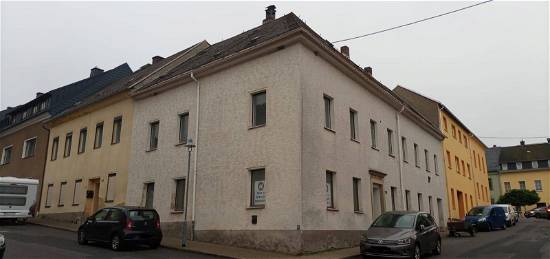 Renovierungsbedürftiges Mehrfamilienhaus in Zöblitz