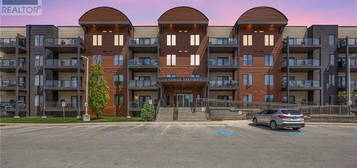 720 YONGE Street Unit# 205, Barrie, Ontario