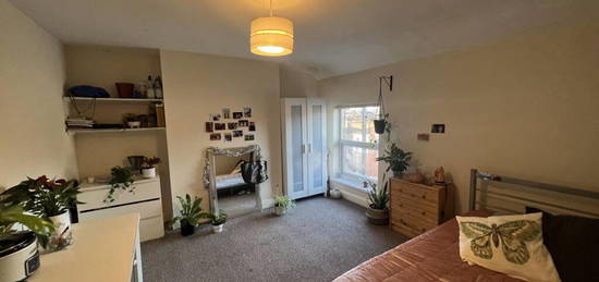 4 bedroom terraced house